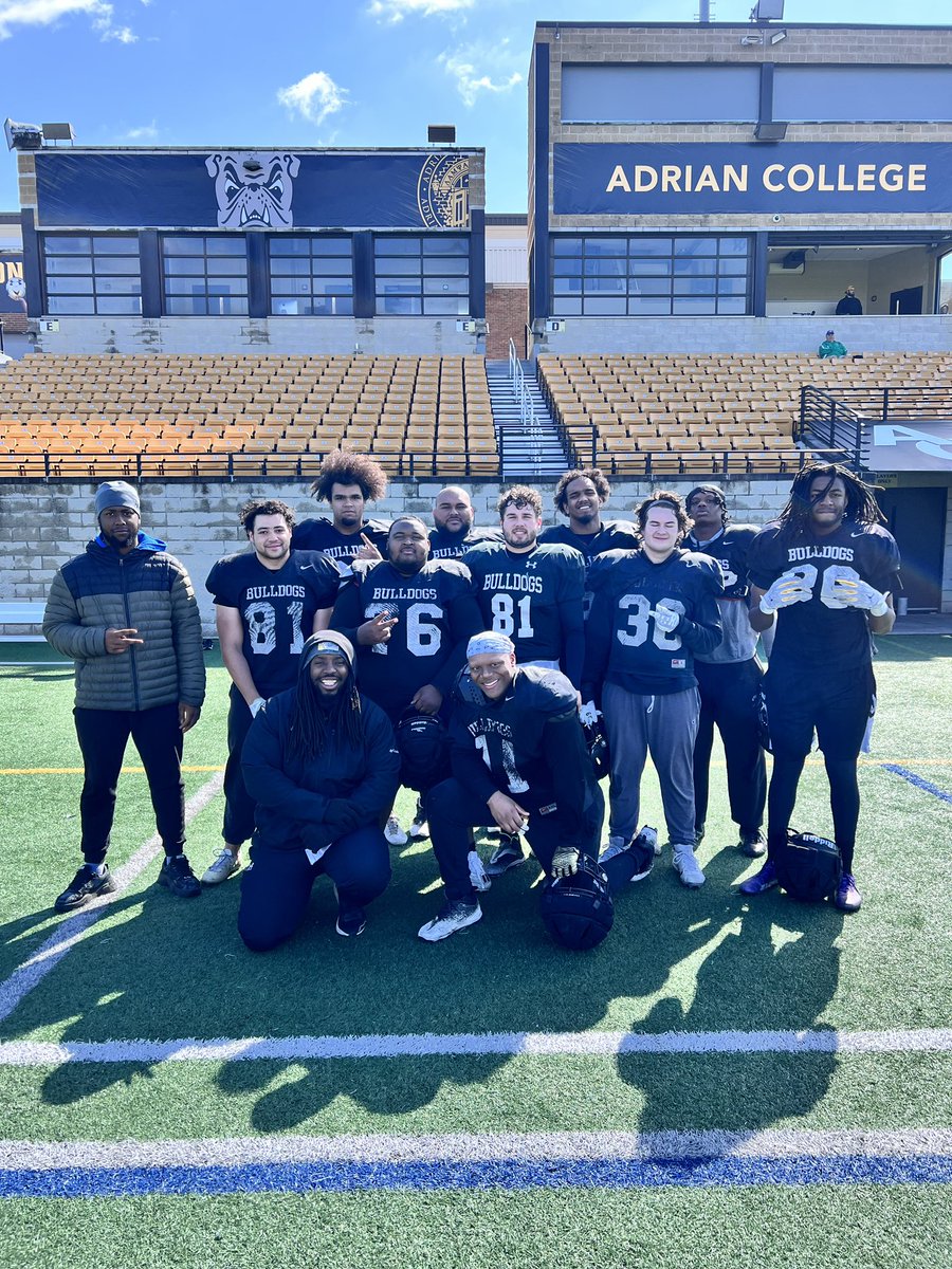 CoachLeek0404's tweet image. I could say a million things about this group but I’ll let the fall tell the story.……...🐶⬆️🤫 #WeUpNext