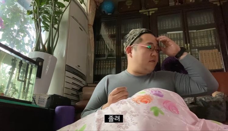 pangpairpang's tweet photo. 시험기간 사고회로 https://t.co/S1XiS42KZE