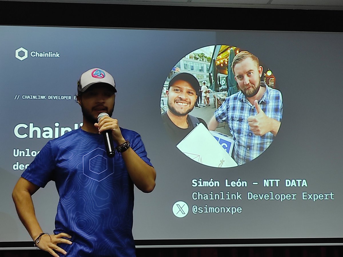 Aprendiendo sobre @chainlinkesp con @simonxpe en la #BlockchainConference