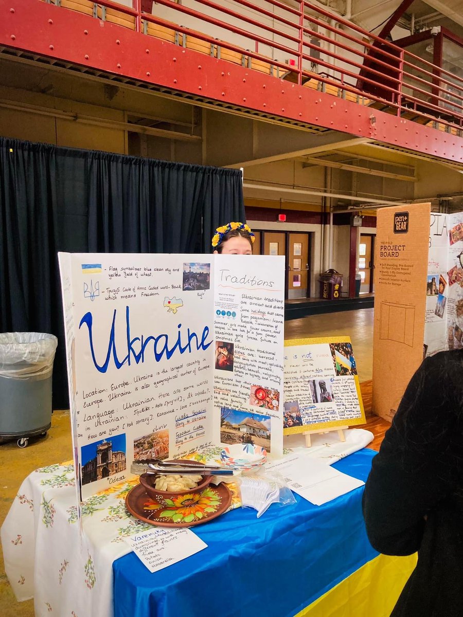 CMUISO's tweet photo. 2024 International Cultural EXPO Highlights: Country Displays (PART 1) !
🇸🇱•🇿🇼•🇳🇵•🇮🇳•🇷🇼•🇺🇦
-
-
-
#CMUISO #internationalstudents #cultural #culturalexpo #cmich #centralmichiganuniversity https://t.co/Yzcfw2xYFB