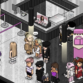 Outro momento incrível foi na inauguração da loja da adanna! Isso tudo foi incrível, congrats bby! <a href="/HabStar/">Adanna Lancaster</a>