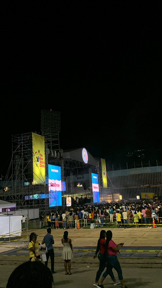 BreFrench's tweet image. Gospel rock concert time 🤘🏾🤘🏾#TobyMac #FunintheSon