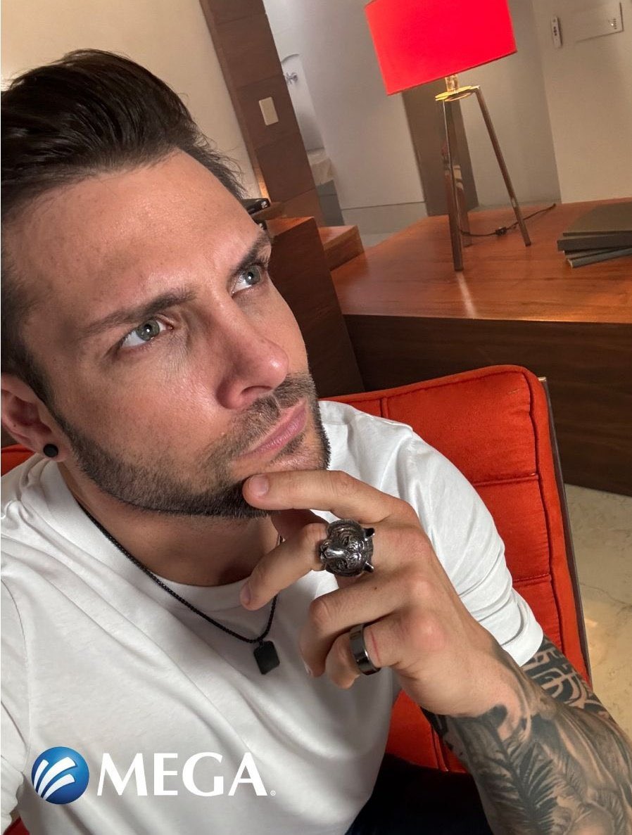 _justblanco's tweet photo. pensando seriamente si ya todos hablaron con el #NicoBot?? y si no manden mensajito al 33 400 90000 ‼️

#NicolaConMEGA https://t.co/G1dZgl3npz