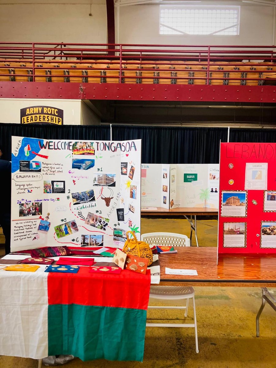 CMUISO's tweet photo. 2024 International Cultural EXPO Highlights: Country Displays (PART 3) !
🇲🇳•🇲🇬•🇫🇷•🇨🇴
-
-
-
#CMUISO #internationalstudents #cultural #culturalexpo #cmich #centralmichiganuniversity https://t.co/QCxHIFMASa
