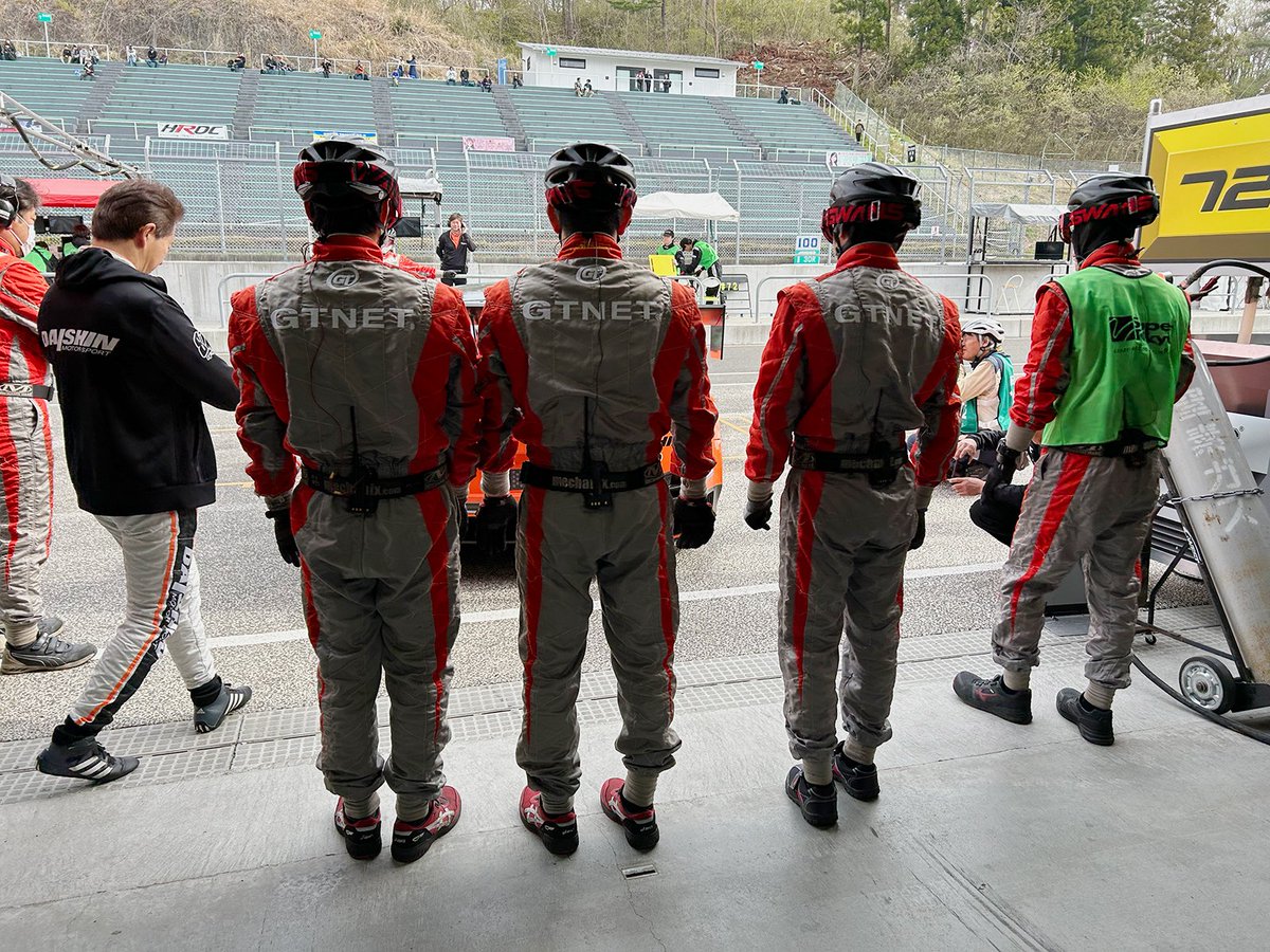 GTNET_sns's tweet image. スーパー耐久シリーズ第１戦
先ほど予選が終了しました。午後の決勝に向け準備いたします。皆様お応援よろしくお願いします！