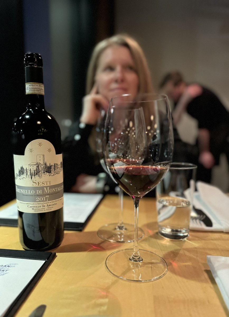 MistrGoodman's tweet photo. Amazing wine with my amazing woman on my birthday!!

#brunello #sesti #italianwine #winerealtor #hooganandbeaufort 

@MunizMe @wineworldnews @HippoVino @peterarcaro84 @ZoltanCsabaNagy @MTLWINEGUY @BsLegion @Friscokid49 @jwalkermobile @dpen_cc @JohnMFodera https://t.co/17dtrNZQEi