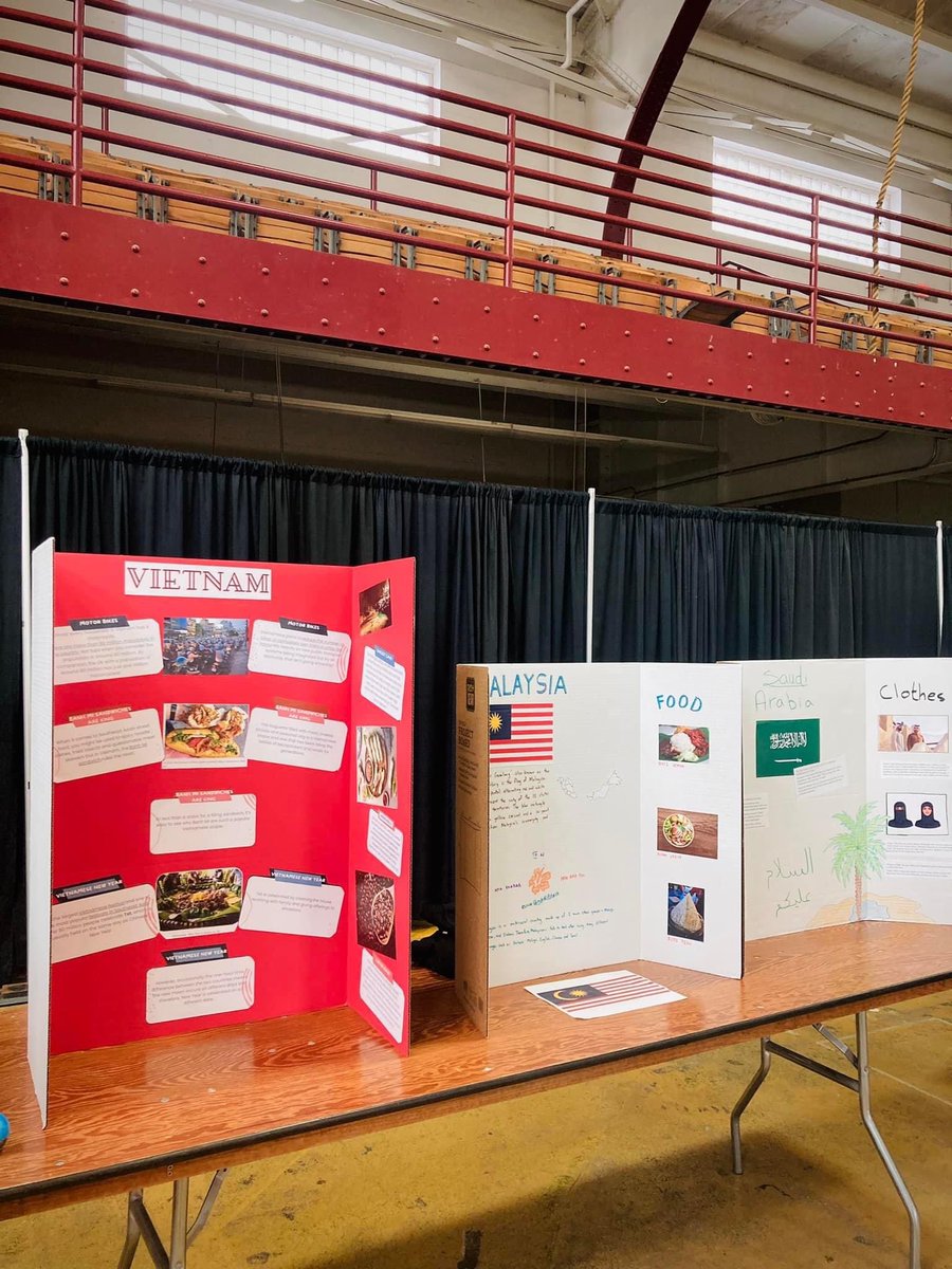 CMUISO's tweet photo. 2024 International Cultural EXPO Highlights: Country Displays (PART 4) !
🇲🇾•🇸🇦•🇻🇳•🇬🇭•🇳🇬•🇱🇧
-
-
-
#CMUISO #internationalstudents #cultural #culturalexpo #cmich #centralmichiganuniversity https://t.co/sK48S3jX5T