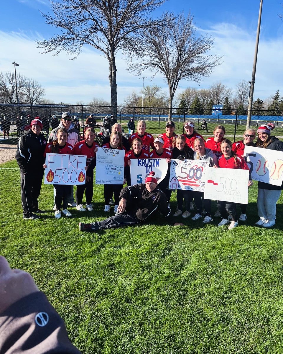 Mankato West Scarlets tweet media