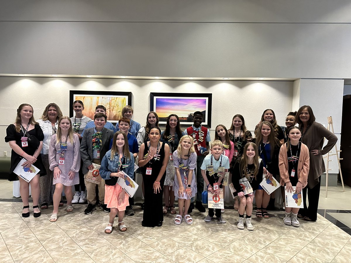 PrincipalHutton's tweet image. Lombard&apos;s student council at a leadership conference. #Zephyrpride