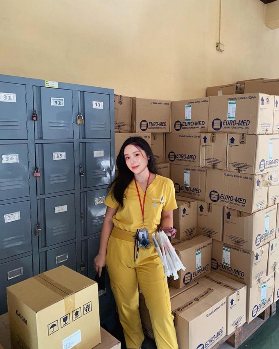 ㅤ

📸 𝐚𝐫𝐬𝐡𝐢𝐥𝐚𝐜𝐢𝐥𝐚 Instagram Post
 ——————————————
Melangkah dengan kekuatan ilmu dan kelembutan hati, sosok wanita bisa mengukir jejaknya di dunia kedokteran. Setiap hari membawa cahaya harapan dan kesembuhan bagi setiap pasien yang dijumpainya.

ㅤ