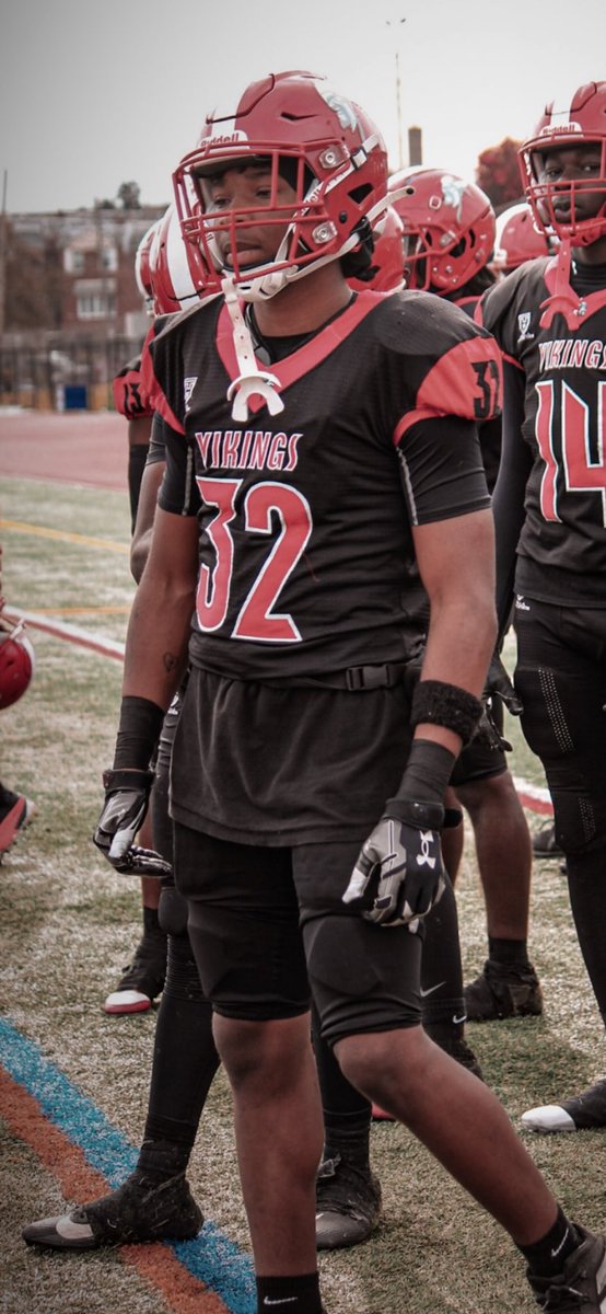 sophomore season tape

<a href="/RDM121/">Coach RDM</a>

hudl.com/v/2NzYvh