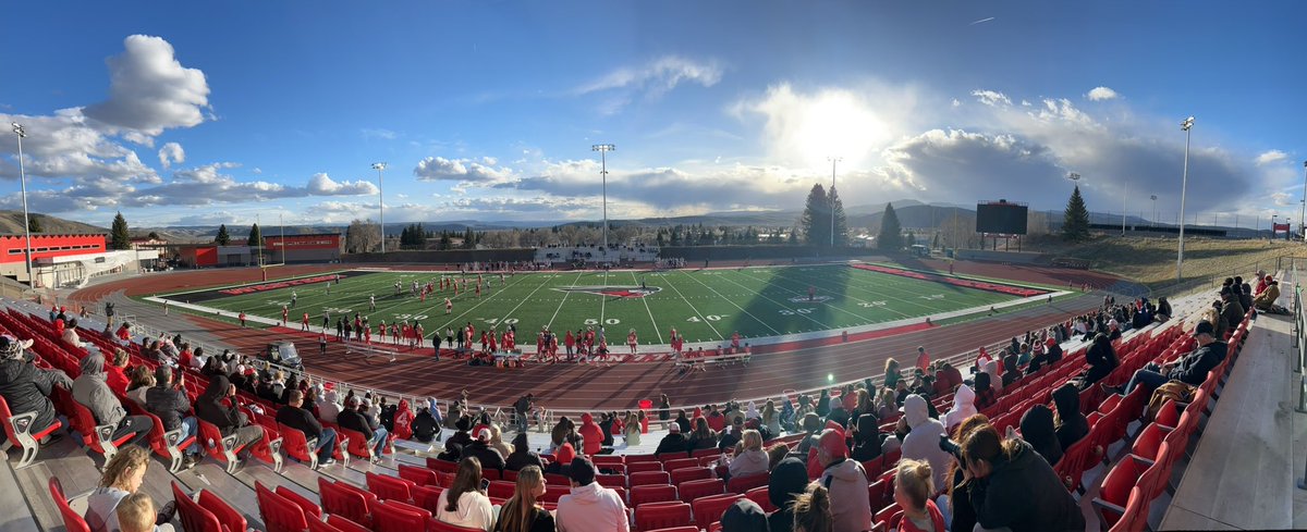 CoachJake_UND's tweet photo. Fun night at the @MountaineerFB spring game!! Great new stadium w/views and good football!! https://t.co/jQIEoHbKTD