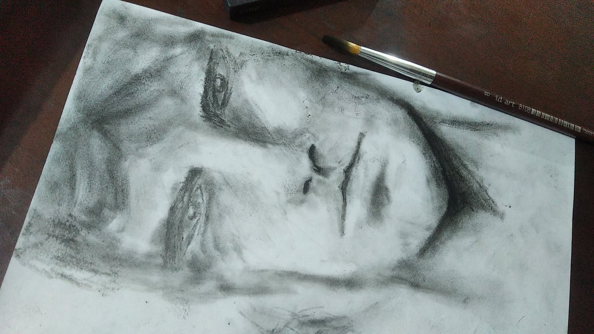 codey4k's tweet photo. Rostro masculino en #carboncillo

#codey4k #arte #art #dibujo #venezuela #vzla https://t.co/XJJgO3dgt9