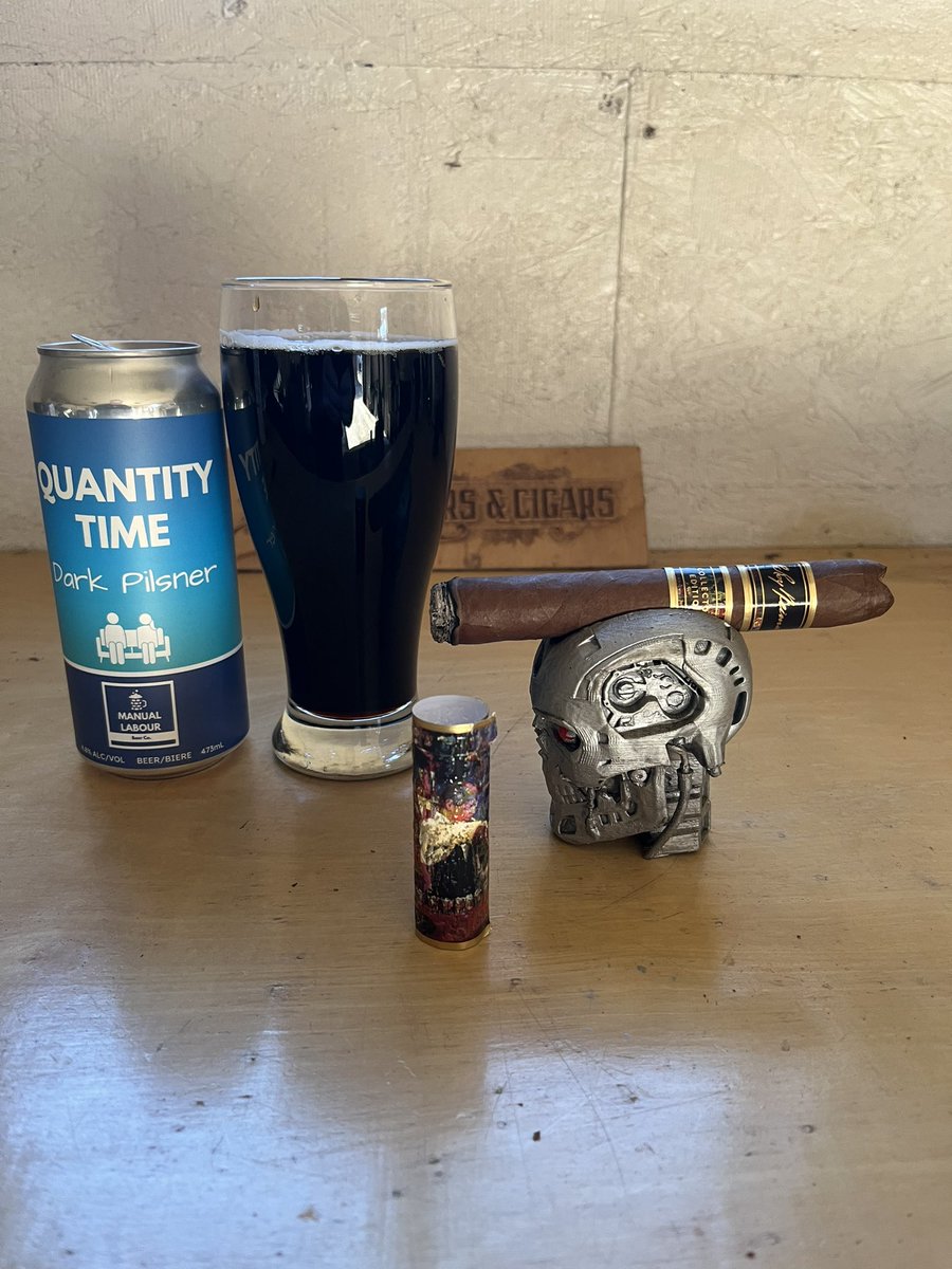 @JCNewmanCigars LeRoy Neiman Collector’s Edition & a local 🍺 @VIPvinnyD @Vineyardio @SitiRogers @ChacocII @PuffSmokeNAsh @BOSSDAWG75 @DRich330 @donaldb2986 @RogerKHolley1 @caviarhound @MrsCaviarHound @JimLovesMB @BurnerGSmith @Theinterwebsme @kjohnsob @DaveInTheBuff