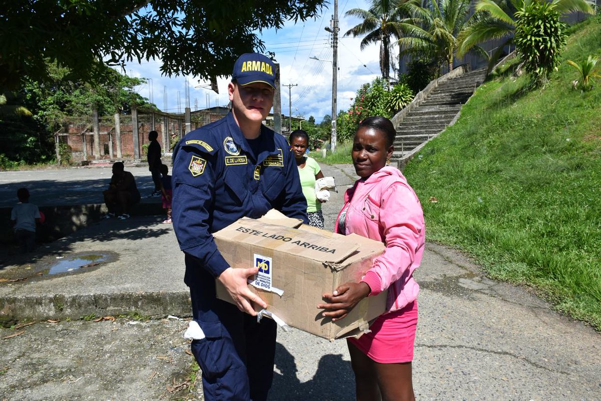 #EnImágenes 📸⤵️ En el segundo día de la campaña Navegando al Corazón del Pacífico “Versión Río Naya”, beneficiamos a 9️⃣9️⃣7️⃣ personas de las diferentes comunidades en el casco urbano del corregimiento de Puerto Merizalde en el Valle del Cauca. 🌎