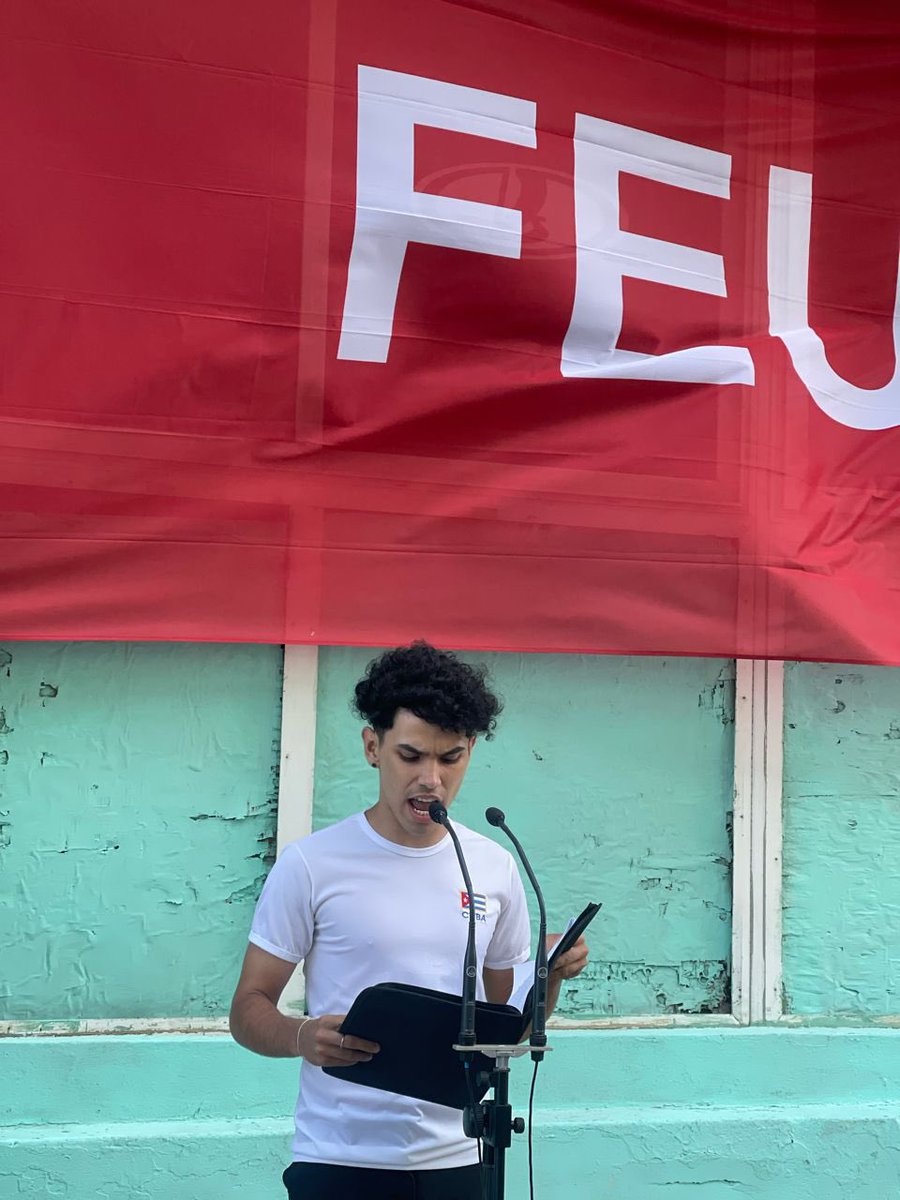 DCorralesponce's tweet photo. Se realizó en el edificio  de Humboldt 7 🇨🇺el acto de homenaje a los caídos producto a la masacre 🩸que tuvo lugar un día como hoy hace 67 años🗓️
#CubaRevolucionaria 
#Humboldt7 
@MeyvisEstevezE @FeuCuba @LexFeu @UJCdeCuba @rpalmero1 @DrRobertoMOjeda @IzquierdoAlons1 https://t.co/pIcHcWJ6U5