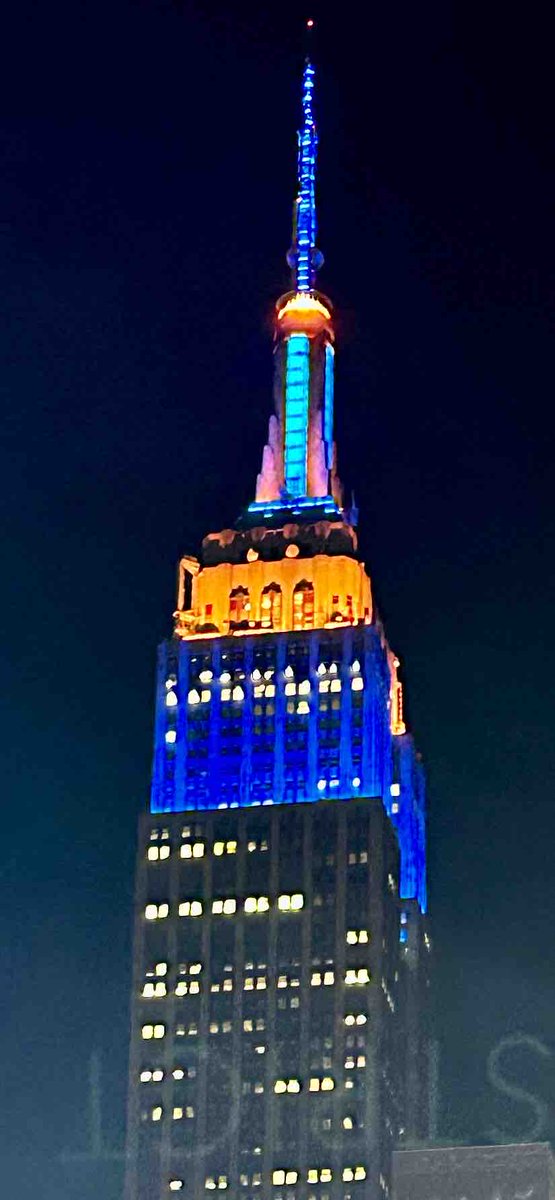 Tonight the Empire State Building is lit orange and blue for the Knicks victory in Madison Square Garden‼️ Let’s go Knicks🏀