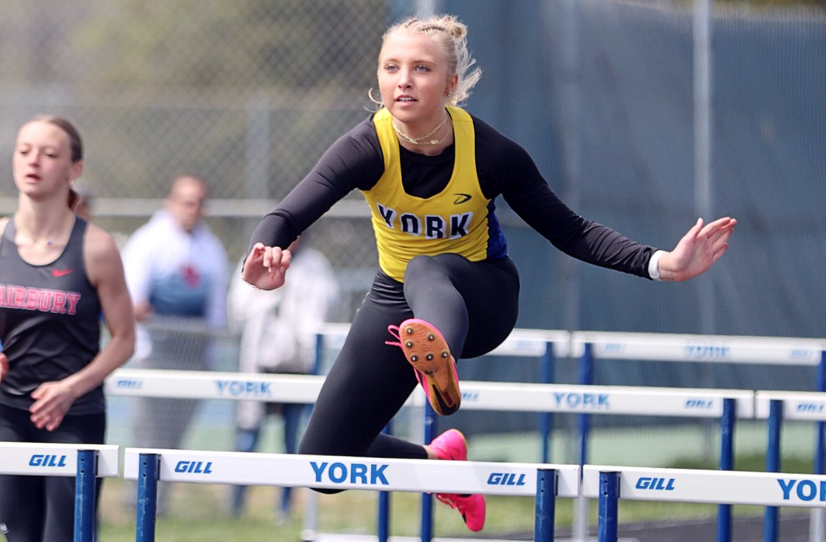 YNT_Christian's tweet photo. The @YorkDukeTandF girls were back in action Saturday as they hosted their annual Yowell Classic, where they racked up 81 points to finish third. #yorkdukes #nebpreps

📸@LinhartOlivia | @LaineyPortwine | @addisonande | @StuckeyKassidy https://t.co/QasAsiHVjY