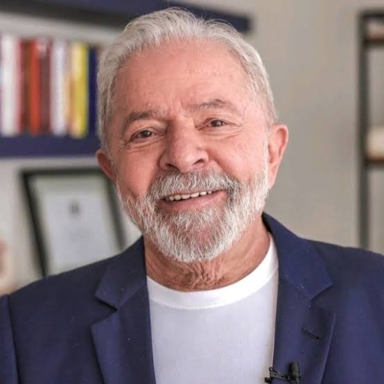 Luiz Inácio Lula da Silva reeleito em 2026 e governará o Brasil até Dezembro de 2030! Vida longa e com muita saúde Presidente! Que Deus o proteja e ilumine o seu caminho!!! CHUVA DE LULA ⭐❤🇧🇷