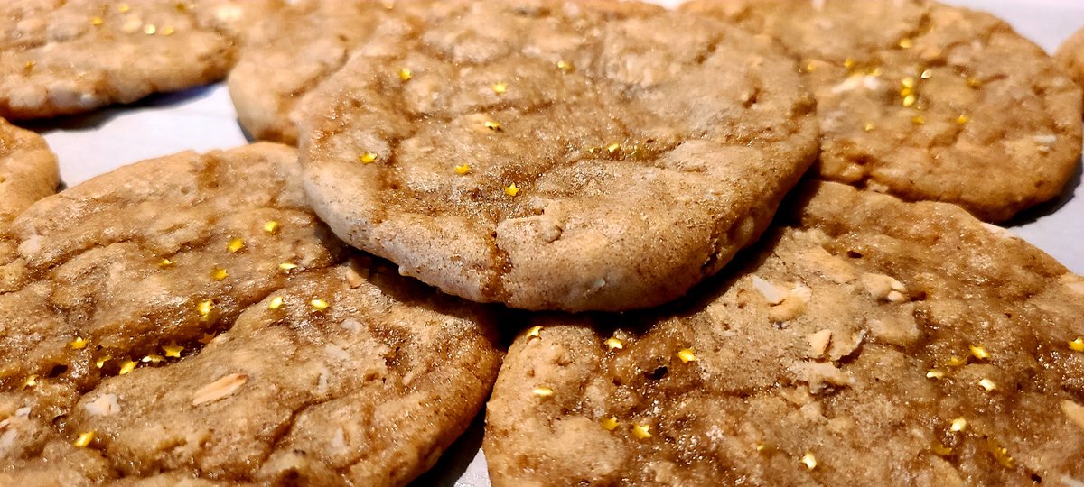 Brown Butter Oatmeal Caramelized White Chocolate 
#cookies #nanaimo #delicious #madeinhouse #icecreamsandwich