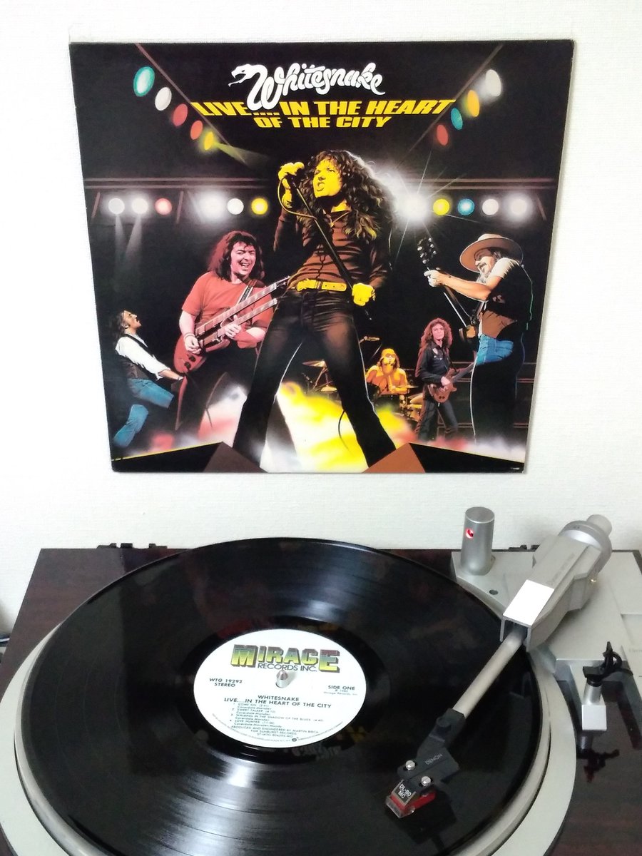 Whitesnake - Live... in the Heart of the City (1980) 
#nowspinning #NowPlaying️ #アナログレコード
#vinylrecords #vinylcommunity #vinylcollection 
#classicrock #britishrock #hardrock #bluesrock 
#whitesnake #davidcoverdale #mickymoody #berniemarsden