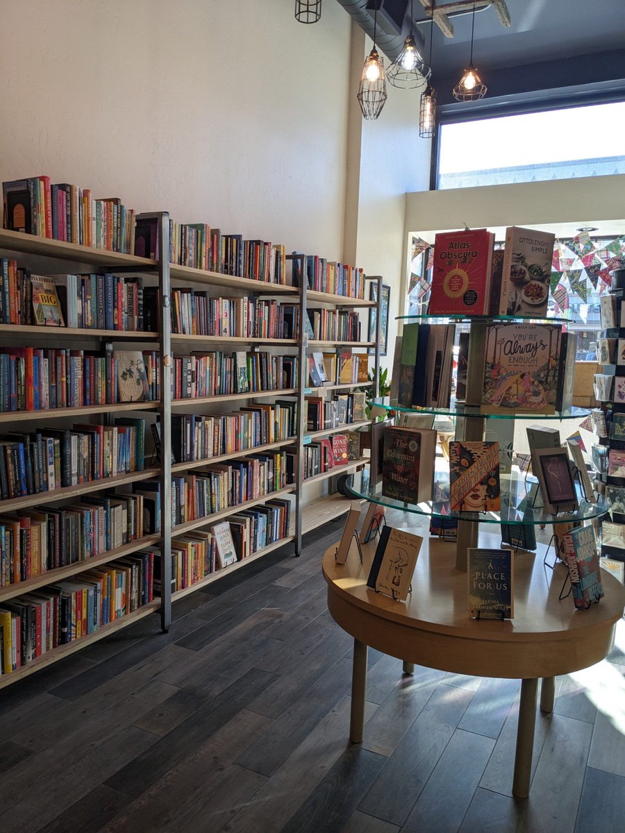 Caldwell welcomes new bookstore with its own homegrown scent: the smell of reading a book while in a rainstorm in the Owyhee Mountains. buff.ly/3JqntXh via @boisedev #Idaho #IndependentBookStores #BuyLocal #amreading #retail @AutumRobertson1