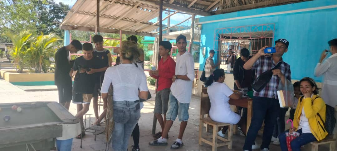 FKCastellanos's tweet photo. Jornada de promoción de salud y proyección comunitaria,desarrollado en el Consejo Popular de Melones con la guía de la directora del área de salud de Santa Lucía, con participación de especialistas de nivel primario y secundario de salud y otros trabajadores de salud en conjunto. https://t.co/CnFay8s1Xe