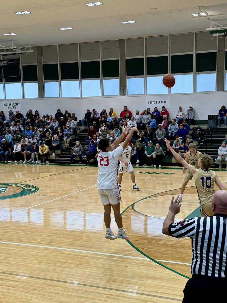 shsbulldogbball's tweet photo. Logan Aukland had a strong showing tonight at the Illinois Valley All Star Game. Great to see him score in double figures one more time in that Bulldog uniform! Great job Logan! #SHSDawgs #HST https://t.co/Y1r5DufgiQ