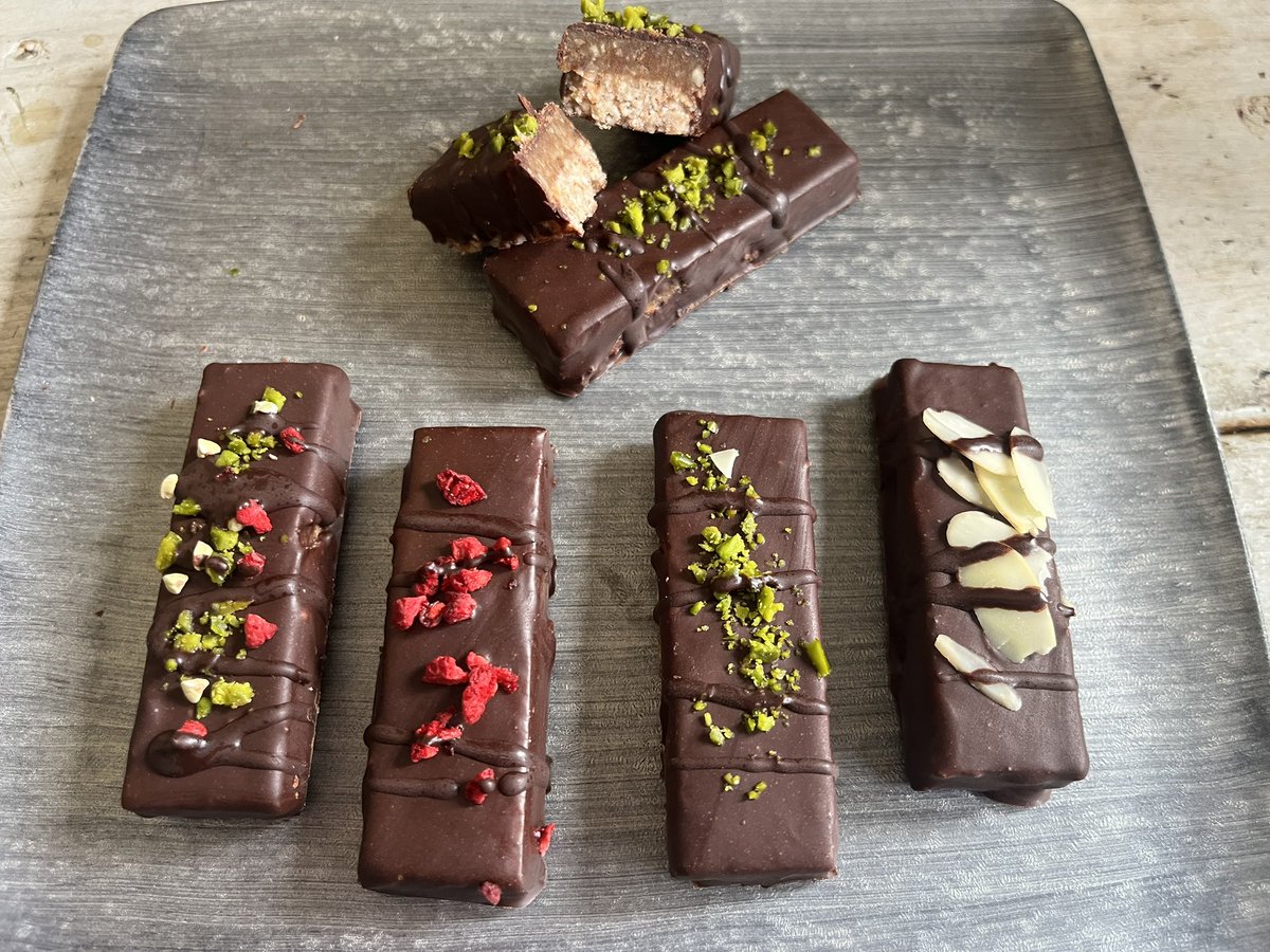 DJCutmeloose's tweet photo. これらも同じく #ヴィーガン #Vegan で非加熱の #ロースウィーツ #Rawsweets です。
こんなの作ってます。 https://t.co/mjKekZ60S2