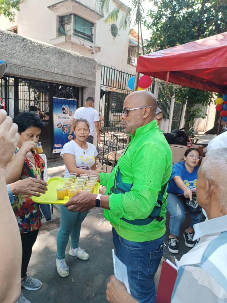 gestionsINN's tweet photo. En el marco de la Gran Misión Igualdad y Justicia Social Hugo Chávez @InnVenezuela presente atendiendo a la comunidad de la P. Santa Teresa en sintonía con el vértice número 5 #AgarraDatoCome4S #NoAlBloqueoCriminal https://t.co/50fdzAZqXd