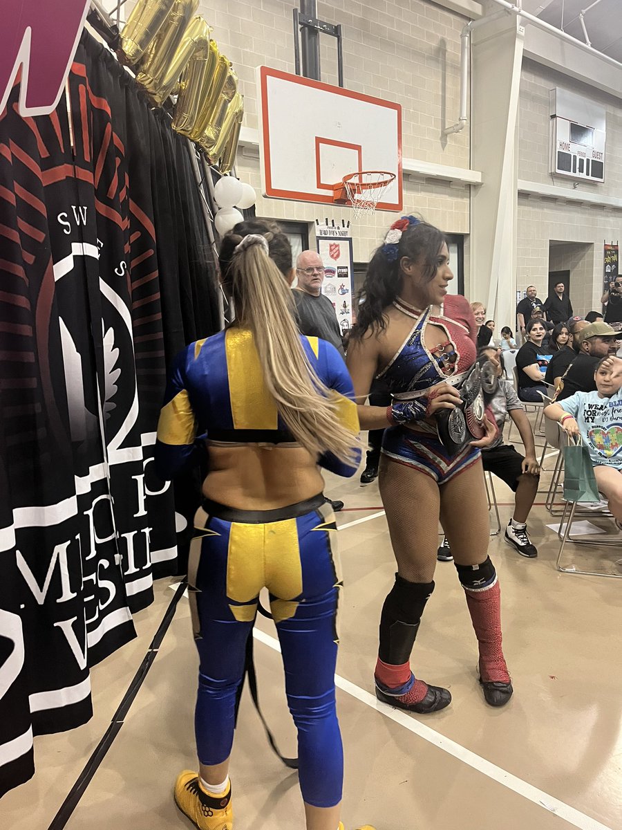 #AndStill Mission Pro Chsmpion @TiffanyNieves_ w/ an assist from La Jefa @thunderrosa22 👀👀👀 #MPWMania