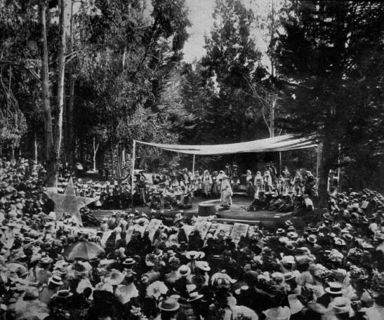 In 1893, @Cal student Benjamin Weed discovered that a bowl-shaped spot on the eastern edge of campus had outstanding acoustics. Meetings and ceremonies began being held at the site, nicknamed 'Ben Weed's Amphitheatre.' 10 years later, the Greek Theatre was built there.