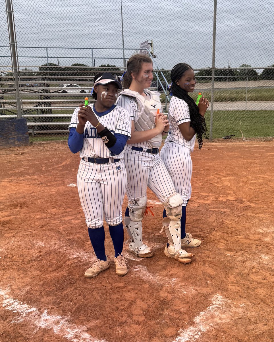 Coach Snell 2.0 (@reeeeeupppppp) on Twitter photo My girls closed a chapter last night🥹
& now they’re all off to the next level! I can’t wait to see what they do for their schools🥎💙🤩
<a href="/AL15E_78/">alise</a> <a href="/GAlejo/">Gracie Alejo 🦈</a> <a href="/SerenityCade/">Serenity Cade-Williams</a> My girls closed a chapter last night🥹
& now they’re all off to the next level! I can’t wait to see what they do for their schools🥎💙🤩
<a href="/AL15E_78/">alise</a> <a href="/GAlejo/">Gracie Alejo 🦈</a> <a href="/SerenityCade/">Serenity Cade-Williams</a>