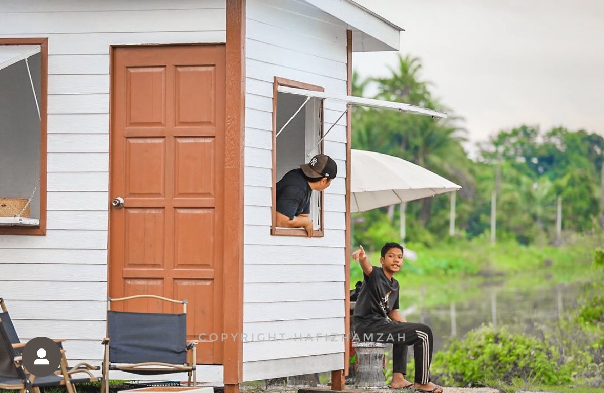 Sumpah dream ada small coffee shop macam ni. Awal pagi keluar layan sunrise, jogging then baru buka kedai. 💭 Photo kredit: Hafiz Hamzah