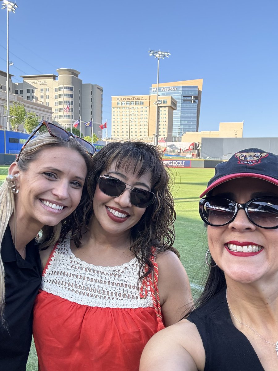 It’s always a pleasure working with Brittany from @epchihuahuas! Her attention to detail and professionalism makes this night seamless. Thank you for all you do for #THEDISTRICT! 
@JosieMunozG
