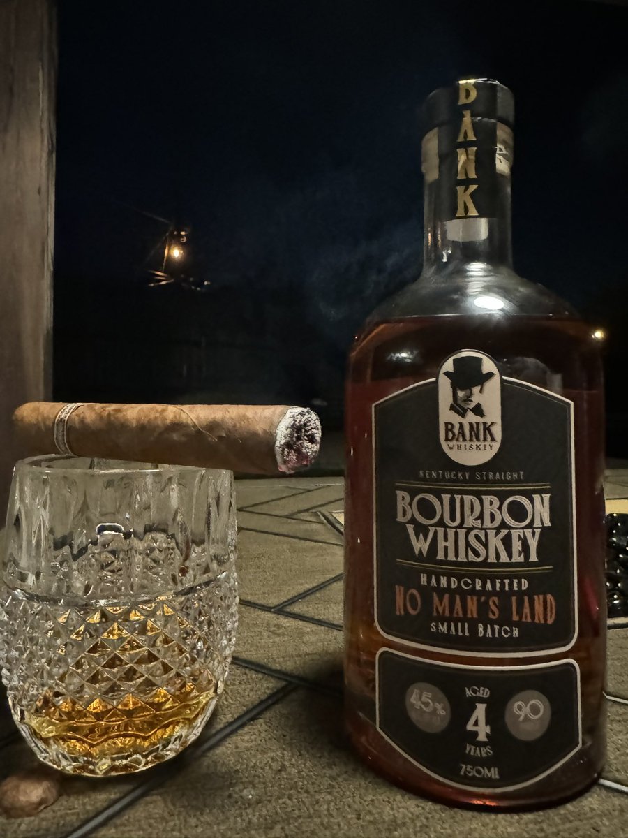 Saturday night pairing.

@padroncigars x @BankSpirits 
#Bourbon
#Cigar

What are you having?