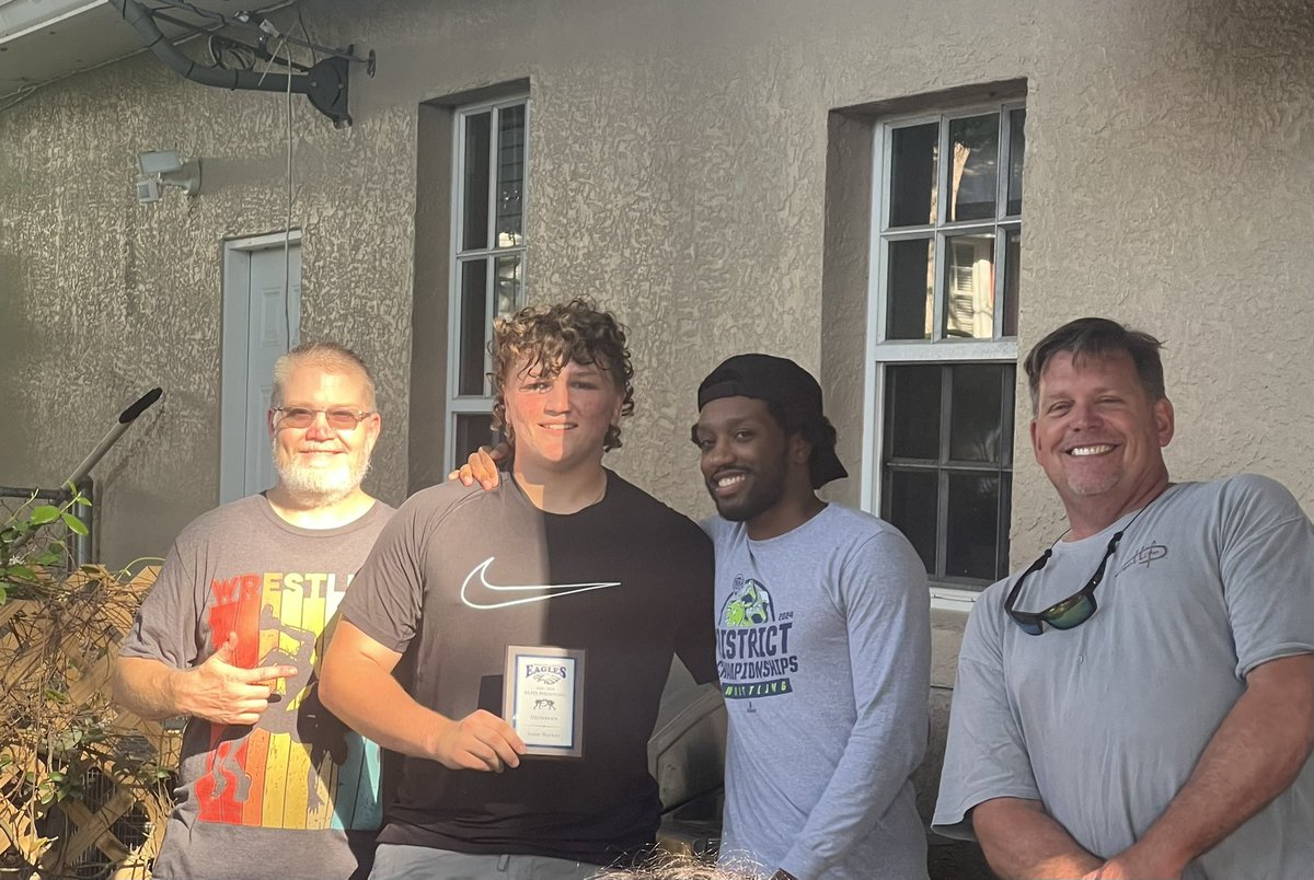 Jessejrbarker's tweet image. 2023-2024 SLHS Varsity Wrestling Season comes to an end! Thank you to my Coaches! I had an awesome season and very grateful for all of you! Ready for Spring Football! 

#DualAthlete #Wrestling215class #ProudtobeaEagle🦅 #Sophomore #coachable