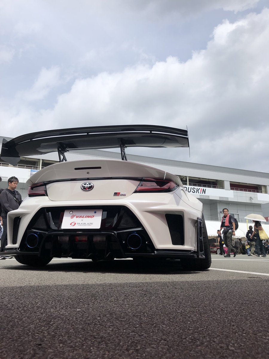 SilkBlazeSPORTS's tweet photo. 富士スピードウェイ2024

VALINOTIRESブース様にて
VALINO×SilkBlazeSports GR86
デモカー展示しております。

会場の皆様より沢山撮影して頂いております。

皆様SNSフォロー宜しくお願いします🤲

@VALINOTIRES 
@KSPEC_PR 

#モーターファンフェスタ2024 
#VALINO 
#GR86 
#kspec https://t.co/CqdY6iQdk1