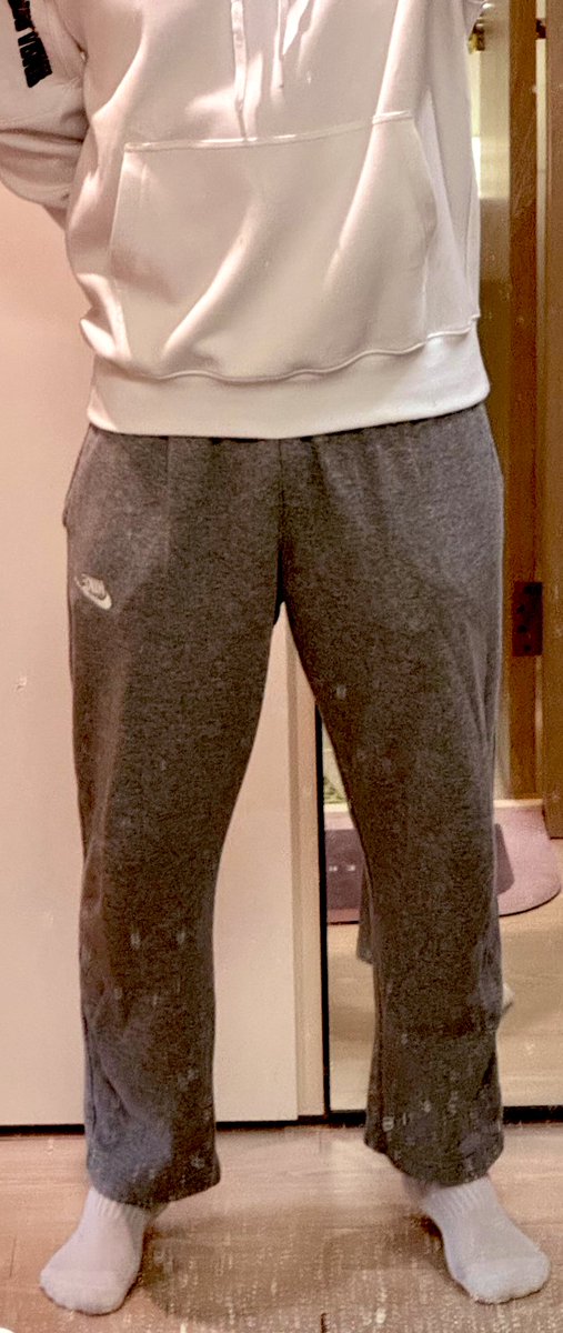 안에 레슬링복 입고 있는건 아무도 모르겠지