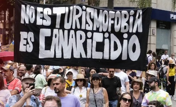 inma_sertol's tweet photo. Así se sienten :“Cada vez recibimos a más turistas y, sin embargo, presentamos los peores datos de pobreza y desempleo y tenemos las mayores dificultades de acceso a la vivienda”
#Elmodelo https://t.co/kHUFEwHb5o