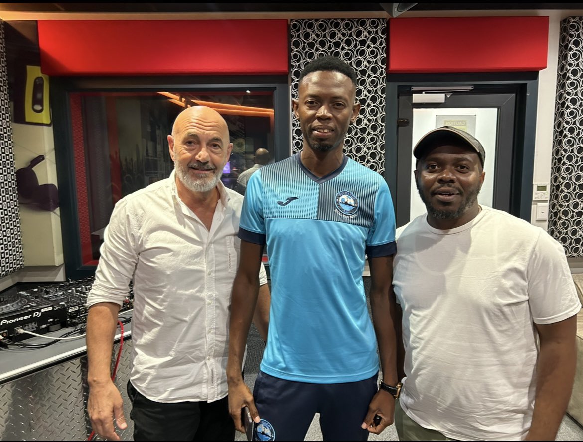 Richards Bay coach Vusumuzi Vilakazi says it is crucial for his troops to get 3 points against Kaizer Chiefs today ahead of Spurs clash next week. gagasiworld.co.za/vilakazi-says-…