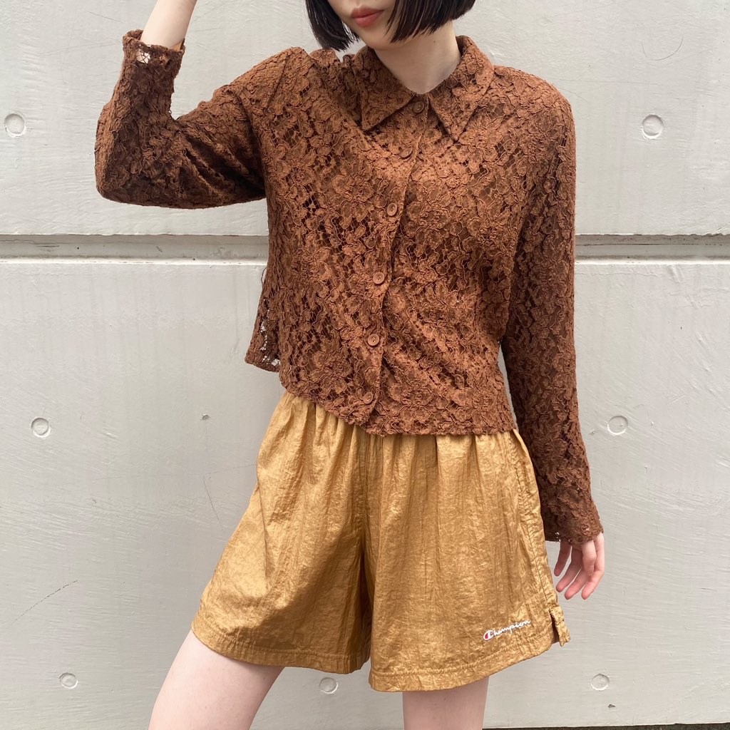 New Arrival

90's Brown lace blouse

90's Champion nylon shorts

#birthdeath
#vintage