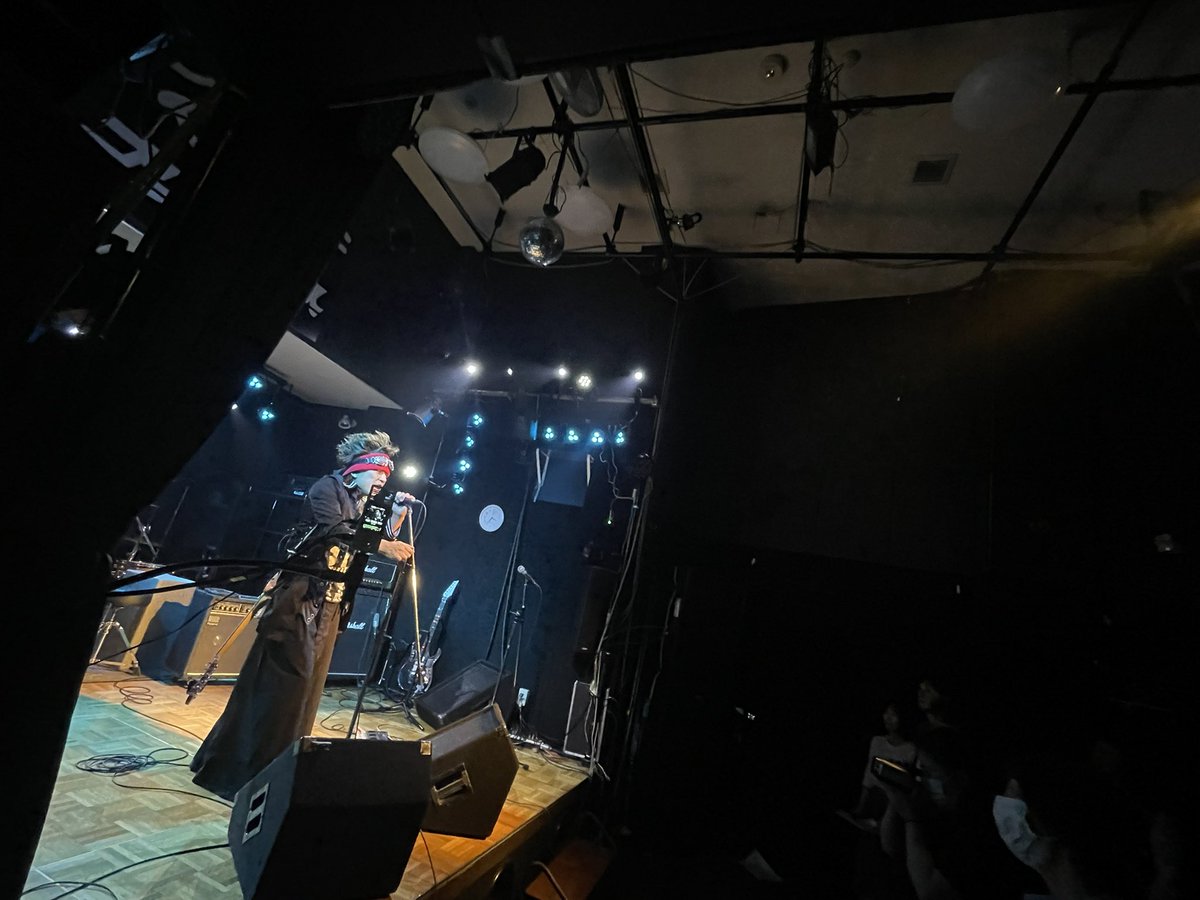 INBrecord's tweet image. 7番目は毎回エンターテイナー賞でお馴染みの内田さん🎸⚡️
中島美嘉の雪の華からオリジナル曲メドレーでみんなを楽しませてくれています🥰