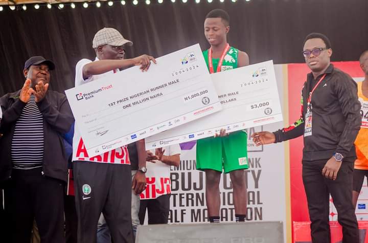 Nigerian Runners Category

1. Francis James 1:08:03
2. Emmanuel Gyang 1:09:05
3. Adamu Shehu 1:10:57

#RunTheCapital