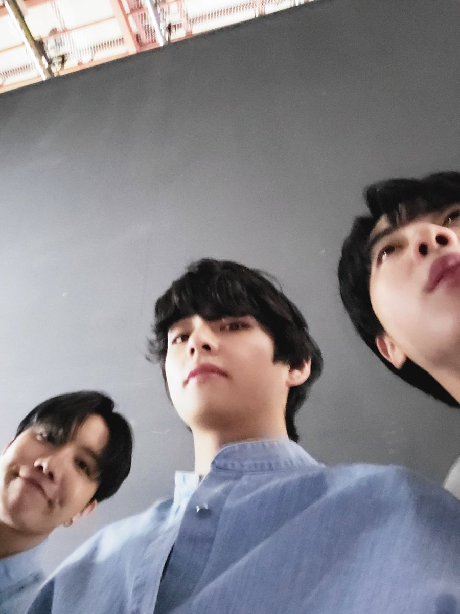 IranianBTSfanbase⁷ tweet media