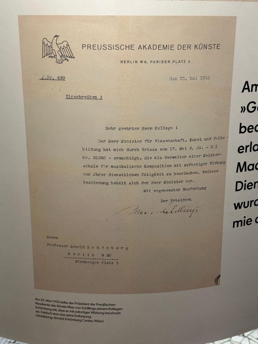 'Mit ergebenster Empfehlung' Schönberg 'Beurlaubung' 1933. Kennt jemand jemanden, der/die jemanden kennt, der/die was dazu weiß, wie sich Brieffloskeln im (Amts-)Deutsch wann verändert haben und was das bedeutet? Quelle: linkedin.com/posts/braegel_…