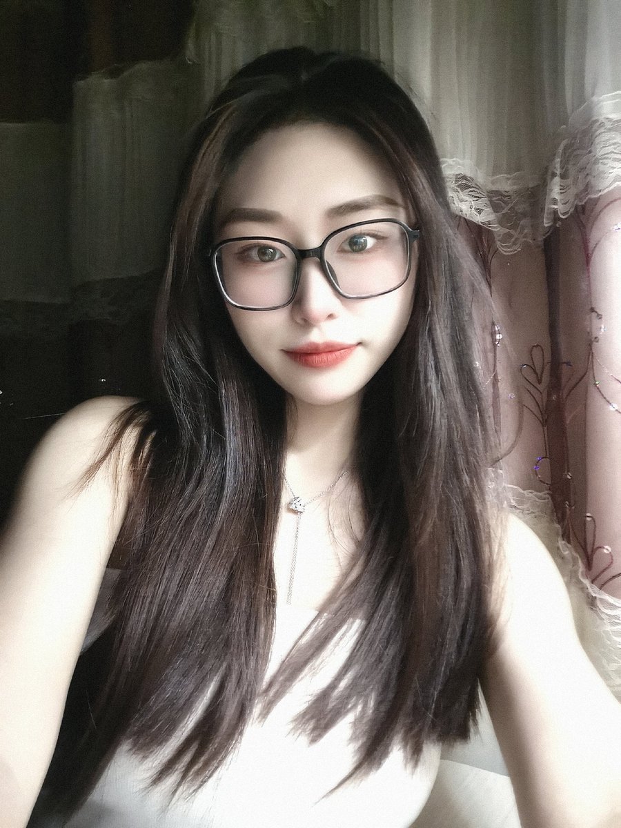 【网友投稿 No.719】网友投稿自己眼镜女友 #眼镜娘 #眼镜妹 #投稿 #反差 #投稿曝光 #女友 #女友分享 #女友系列 #女同学 #女同事 https://t.co/YFSkaxmzWO