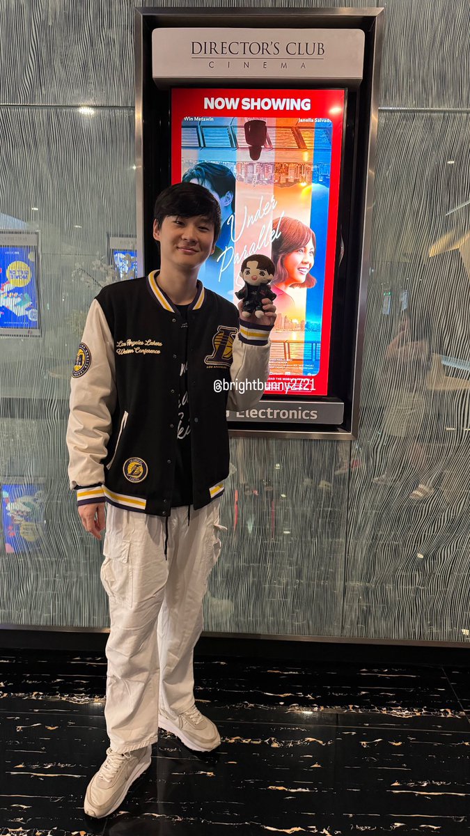 Richard is here for our 3rd block screening for Under Parallel Skies @richardjuan OUR PARALLEL SKIES ☁️ ' UPS Block Screening #3 🎥 ' Thank you @richardjuan #UPSNowShowing #WinElla #UnderParallelSkies #OurParallelSkies #winmetawin