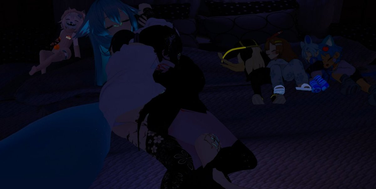 TheDutchSlayer's tweet image. Look at all the goobers sleeping on stream #VRC #SleepStream 🥰 @RiseTone @VarooVt @ButtercreamVT @ManukatheBee &amp;amp; Friends