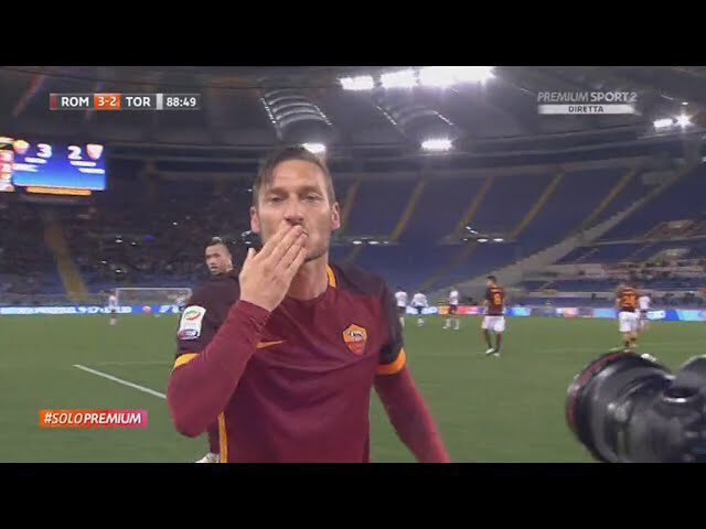 8yrs ago today, Francesco Totti was the hero with an inspired super sub double against Torino. Two goals from Totti in the final 5 mins gave Roma a 3-2 win #AsRoma #Totti